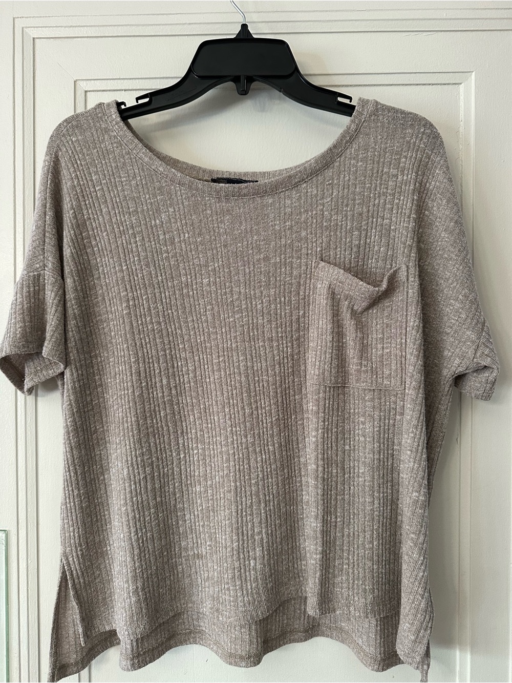 American Eagle Outfitters Ribbed Short-Sleeve Pocket Top in Taupe Heather